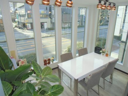 ウエストエリア株式会社 大阪府 大阪市港区 店内