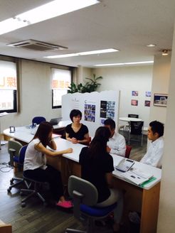 株式会社 麻布ハウス 東京都 港区 会議風景